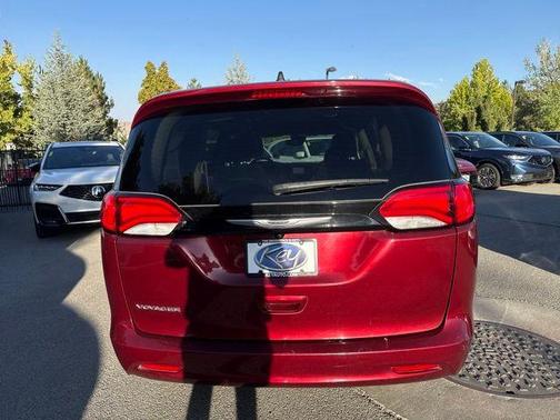 Velvet Red Pearlcoat 2023 Chrysler Voyager LX