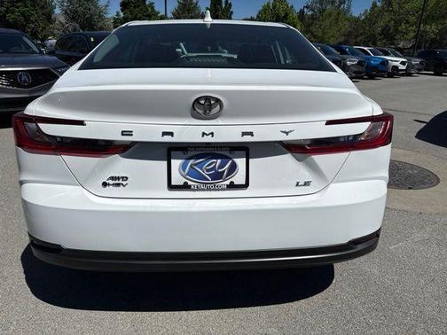 Ice 2025 Toyota Camry LE