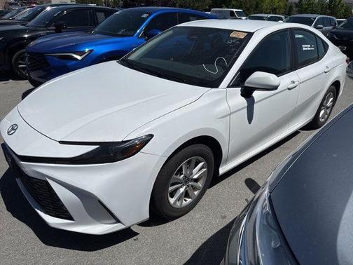 Ice 2025 Toyota Camry LE