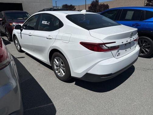 Ice 2025 Toyota Camry LE