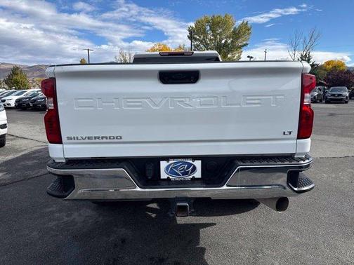 Summit White 2024 Chevrolet Silverado 2500 LT
