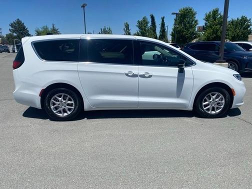 2024 Chrysler Pacifica Touring-L