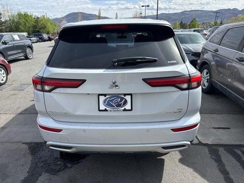 2024 Mitsubishi Outlander PHEV SE