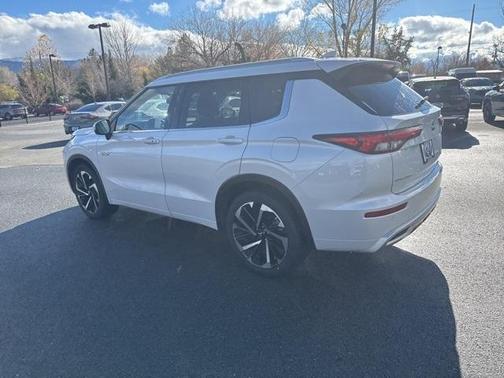 2024 Mitsubishi Outlander PHEV SEL