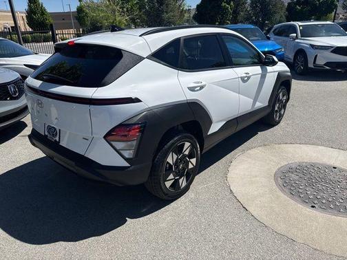 White 2024 Hyundai KONA SEL