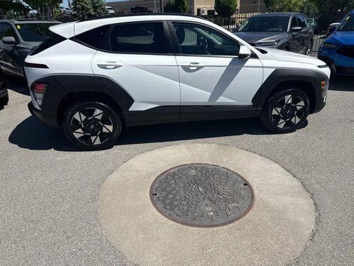 White 2024 Hyundai KONA SEL