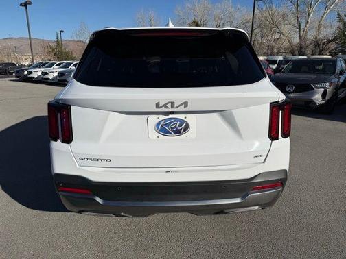 2024 Kia Sorento S