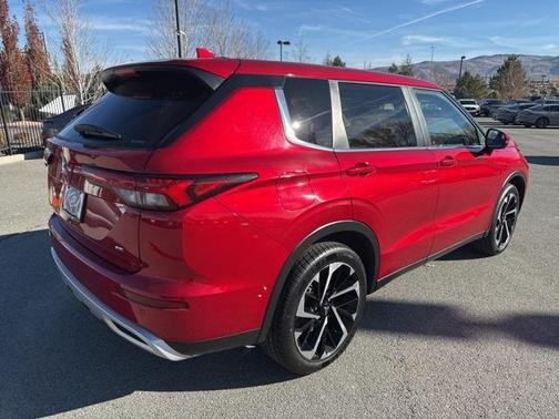 2024 Mitsubishi Outlander SE