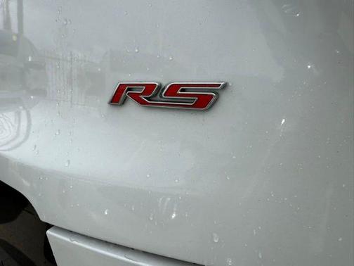 Iridescent Pearl Tricoat 2024 Chevrolet Blazer RS