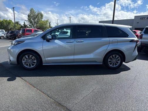 Celestial Silver Metallic 2024 Toyota Sienna LE