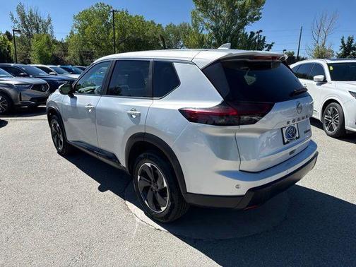 Brilliant Silver Metallic 2024 Nissan Rogue SV