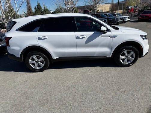 Glacial White Pearl 2023 Kia Sorento LX