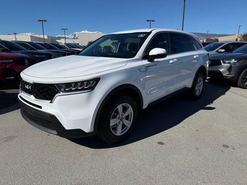Glacial White Pearl 2023 Kia Sorento LX