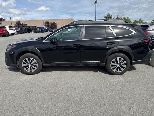 Crystal Black Silica 2024 Subaru Outback Premium