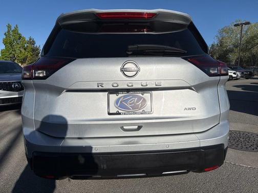 Brilliant Silver Metallic 2024 Nissan Rogue S
