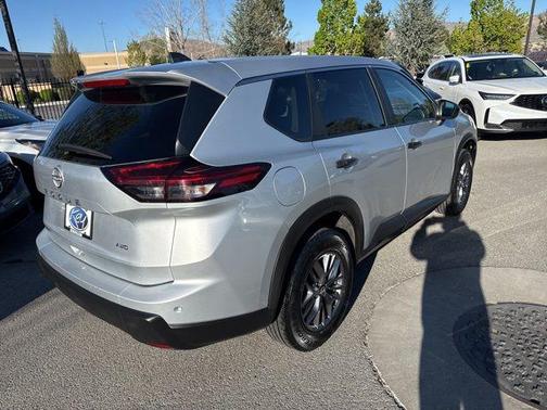 Brilliant Silver Metallic 2024 Nissan Rogue S