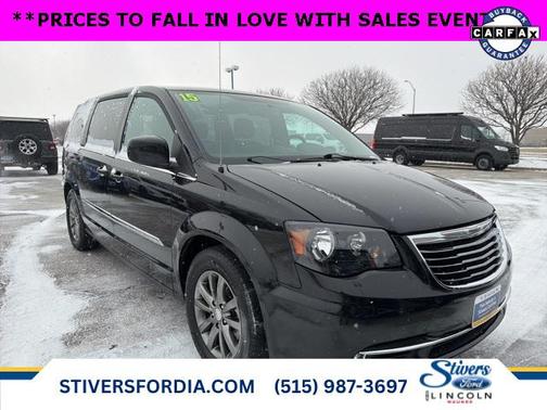 2015 Chrysler Town & Country S