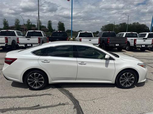 2016 Toyota Avalon XLE