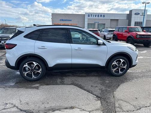 2025 Ford Escape ST-Line Select