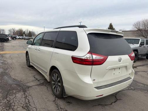 2019 Toyota Sienna 
