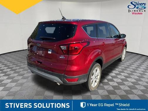 Ruby Red Metallic 2019 Ford Escape SE