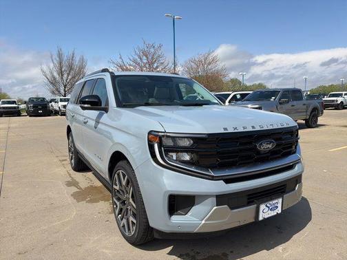Glacier Gray Metallic Tri-Coat 2026 Ford Expedition Platinum