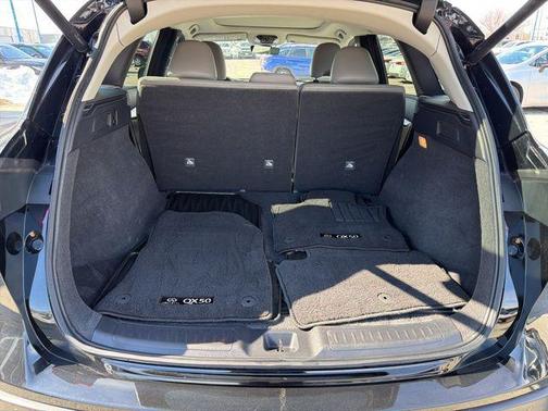 2023 INFINITI QX50 LUXE AWD