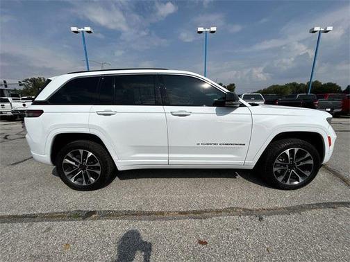 2022 Jeep Grand Cherokee Overland