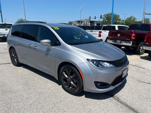 2020 Chrysler Pacifica Touring-L Plus