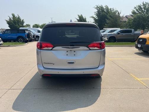 2020 Chrysler Pacifica Touring-L Plus