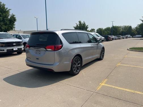 2020 Chrysler Pacifica Touring-L Plus