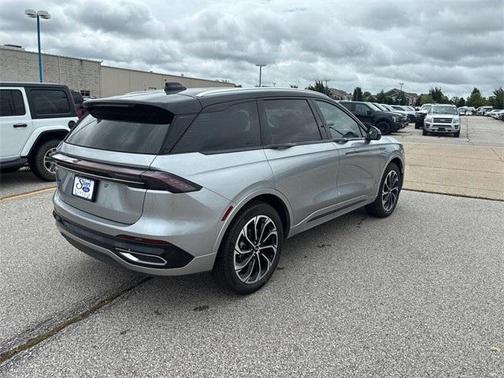 2025 Lincoln Nautilus Reserve