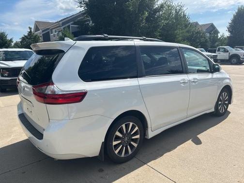 2020 Toyota Sienna Limited Premium