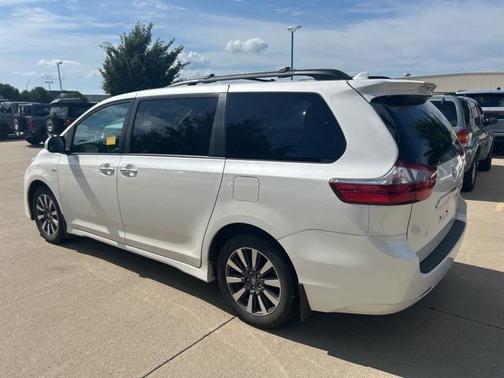 2020 Toyota Sienna Limited Premium