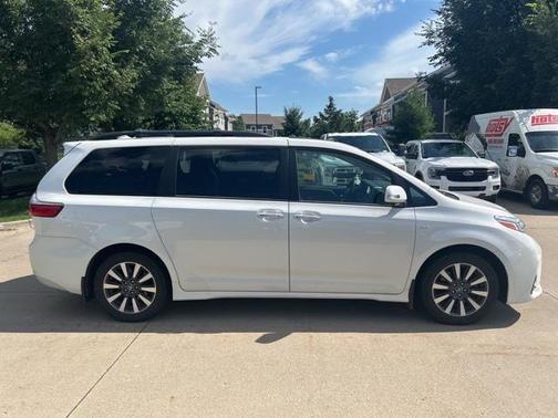 2020 Toyota Sienna Limited Premium