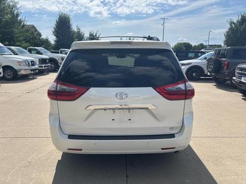 2020 Toyota Sienna Limited Premium