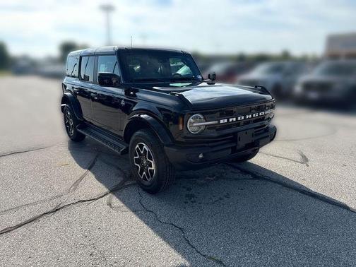 Shadow Black 2026 Ford Bronco Outer Banks