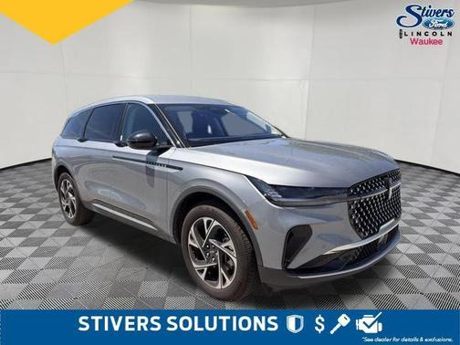 Lustrous Gray Metallic 2025 Lincoln Nautilus Premiere