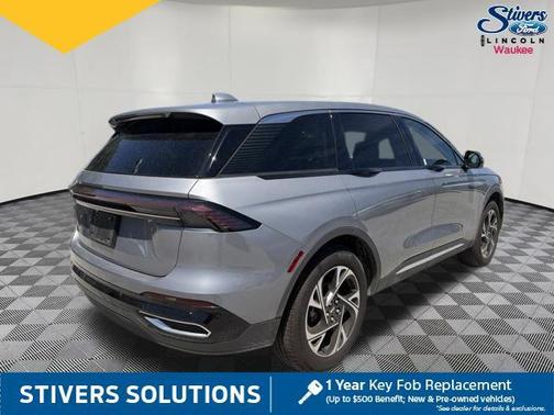 Lustrous Gray Metallic 2025 Lincoln Nautilus Premiere