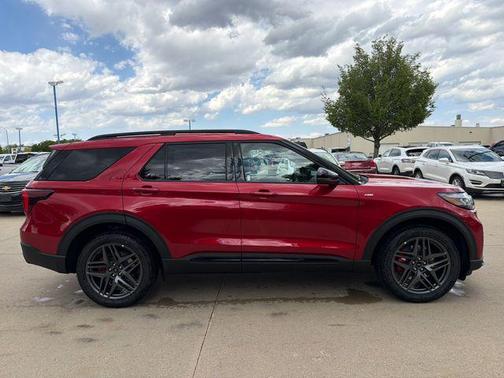 Rapid Red Metallic Tinted Clearcoat 2026 Ford Explorer ST-Line