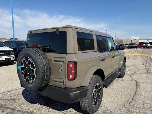 Marsh Gray 2026 Ford Bronco Outer Banks
