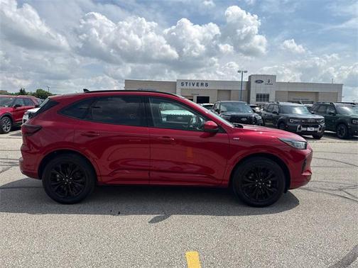 2025 Ford Escape ST-Line Elite