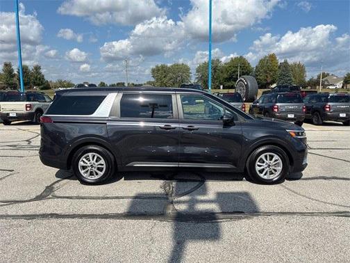 2022 Kia Carnival LXS