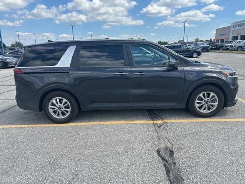 2022 Kia Carnival LXS