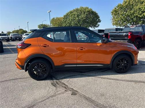 2024 Nissan Kicks SR
