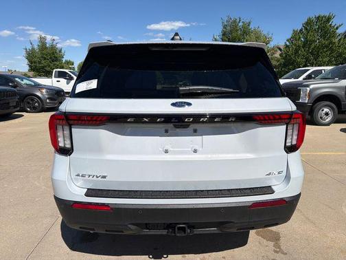 Space White Metallic 2026 Ford Explorer Active
