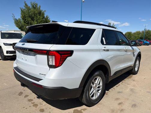 Space White Metallic 2026 Ford Explorer Active
