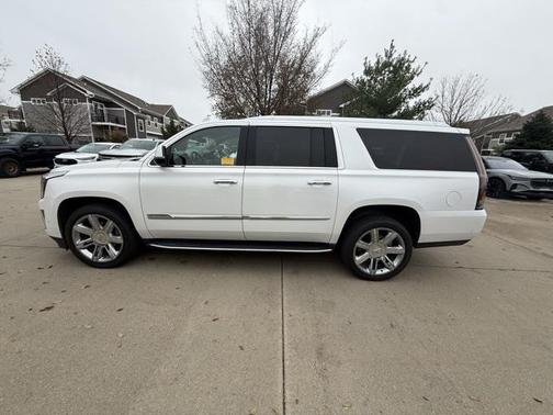 2019 Cadillac Escalade ESV Luxury