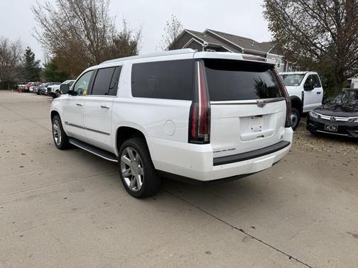 2019 Cadillac Escalade ESV Luxury