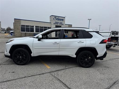 2024 Toyota RAV4 Hybrid SE